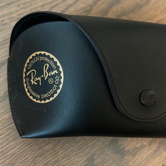 Black Ray-Ban Sunglasses - Picture 5 of 13